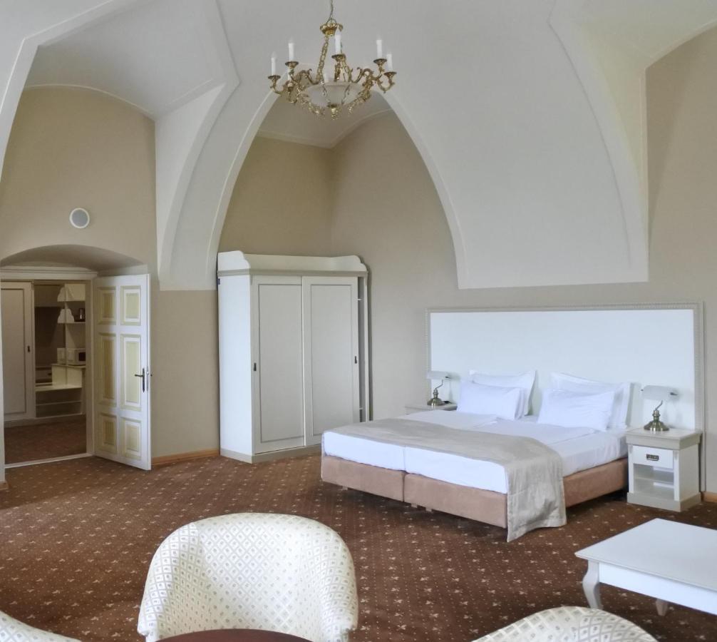 Hotel Gino Park Palace Povazska Bystrica Bagian luar foto
