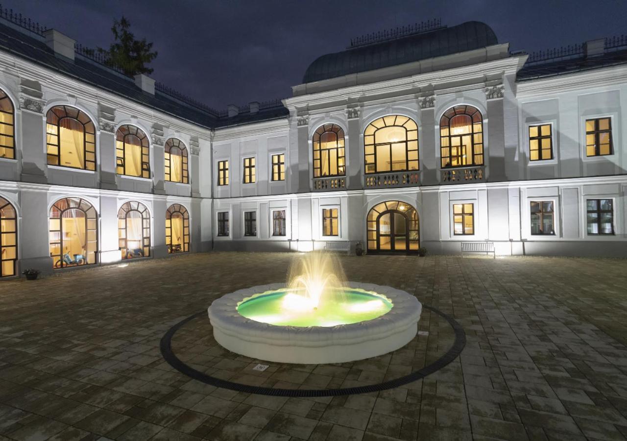 Hotel Gino Park Palace Povazska Bystrica Bagian luar foto
