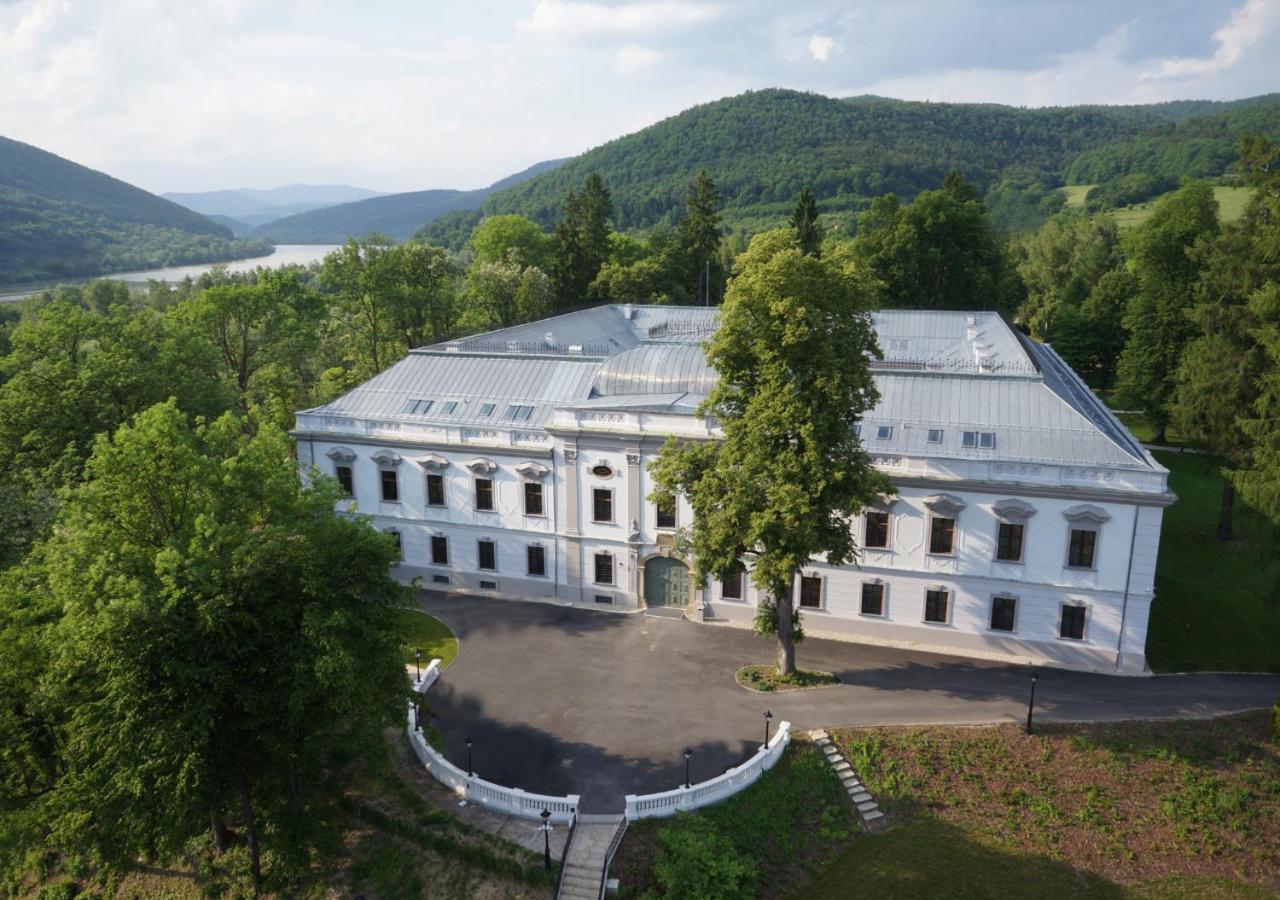 Hotel Gino Park Palace Povazska Bystrica Bagian luar foto