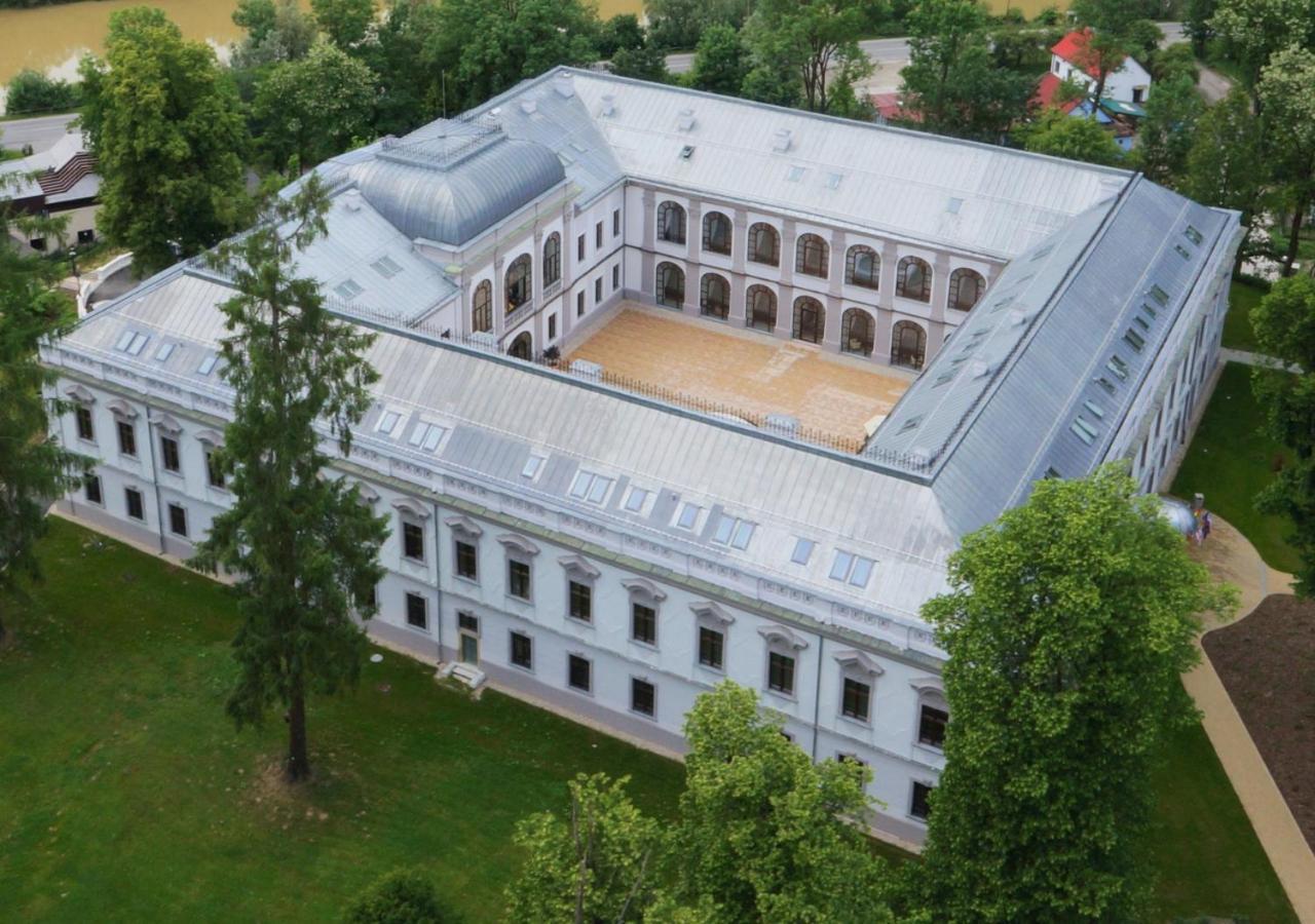 Hotel Gino Park Palace Povazska Bystrica Bagian luar foto