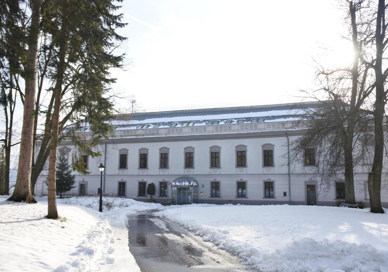 Hotel Gino Park Palace Povazska Bystrica Bagian luar foto