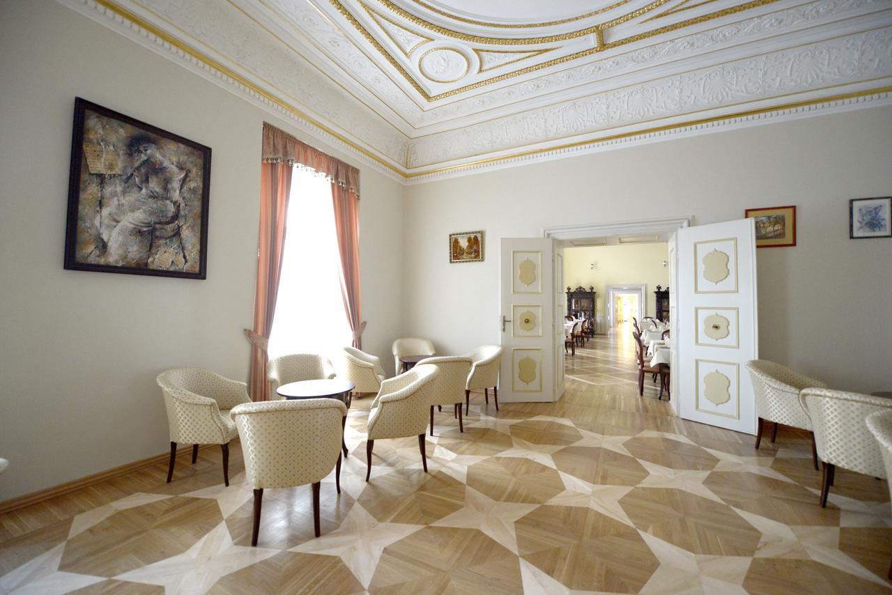 Hotel Gino Park Palace Povazska Bystrica Bagian luar foto