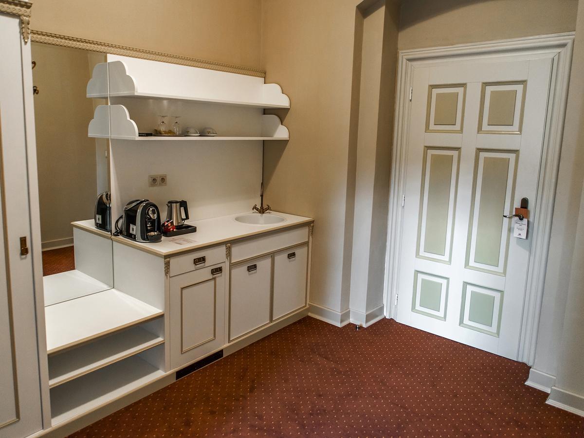 Hotel Gino Park Palace Povazska Bystrica Bagian luar foto