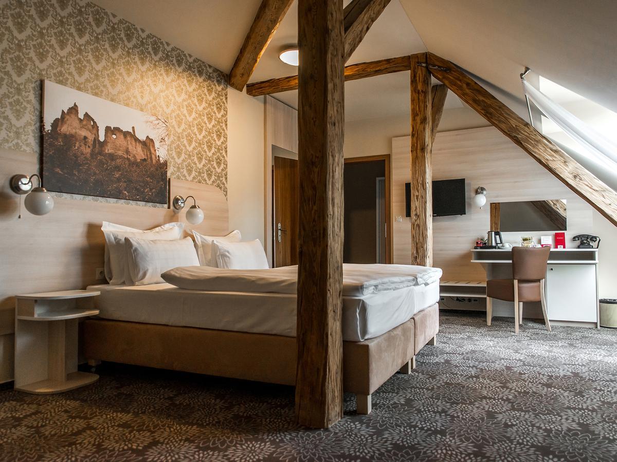 Hotel Gino Park Palace Povazska Bystrica Bagian luar foto