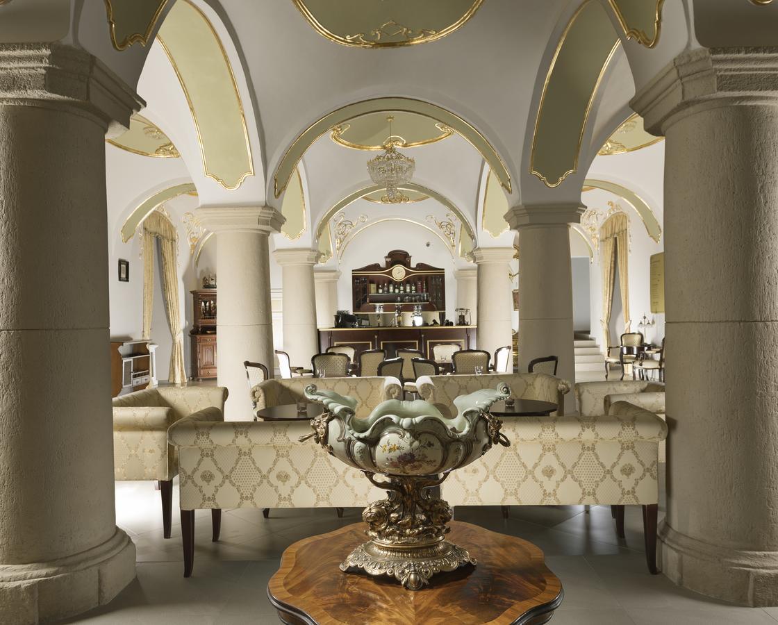 Hotel Gino Park Palace Povazska Bystrica Bagian luar foto