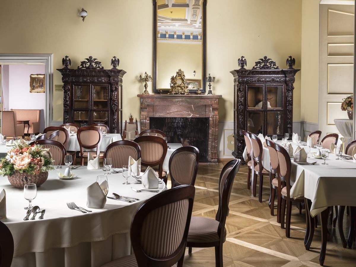Hotel Gino Park Palace Povazska Bystrica Bagian luar foto